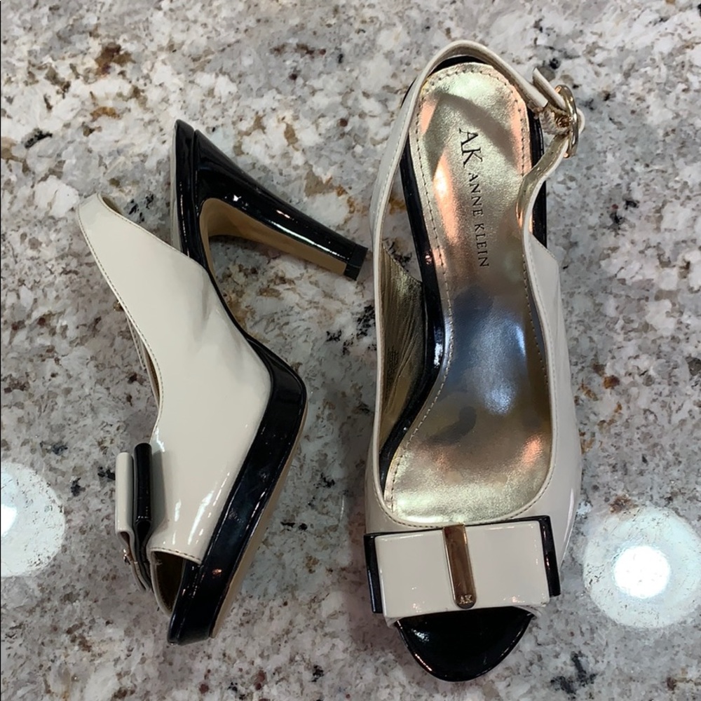 Shoes - Picture 2 of 3